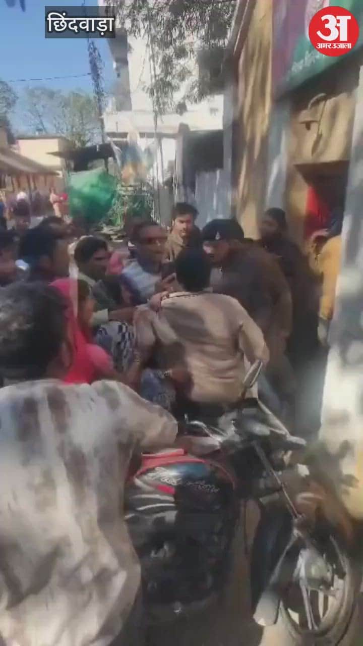 Chhindwara News: Mob Frees Accused From Excise Control Room, Open Challenge to Law and Order
