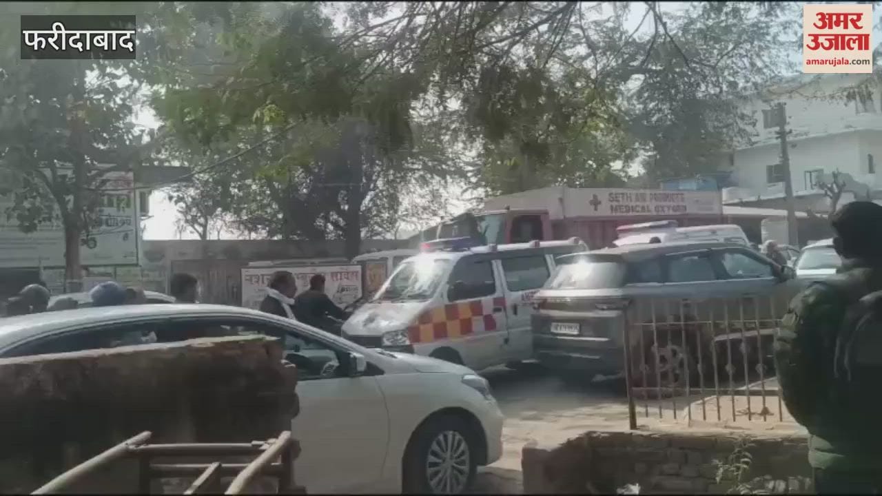 Auto drivers cause daily traffic jams at the main gate of BK Hospital