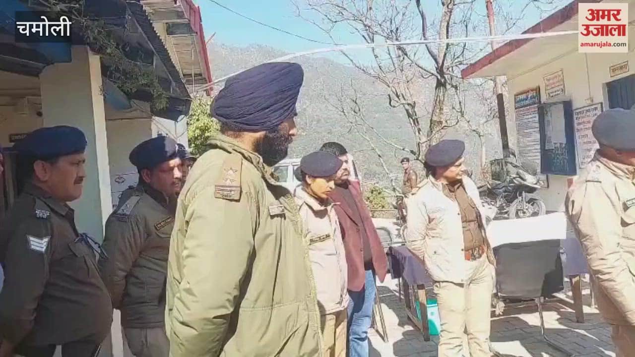 Karnaprayag: SP inspected the police station and also check the equipment