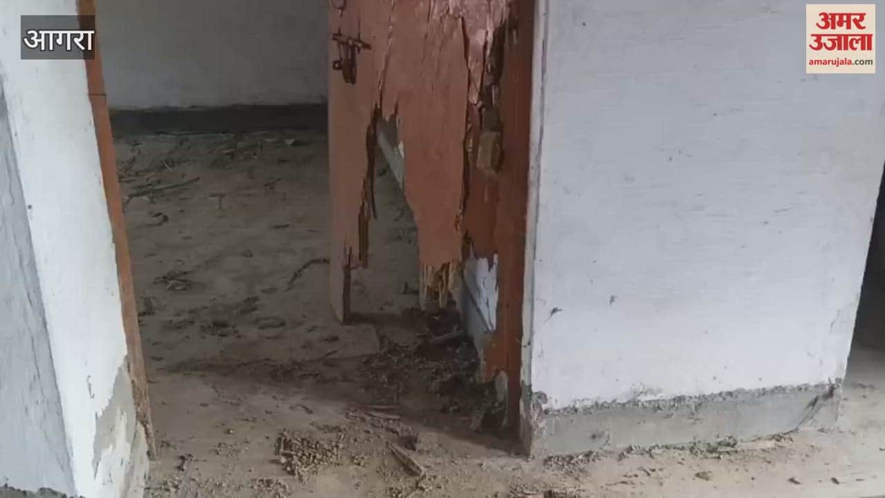 health center in Bichola was found in dilapidated condition in Agra