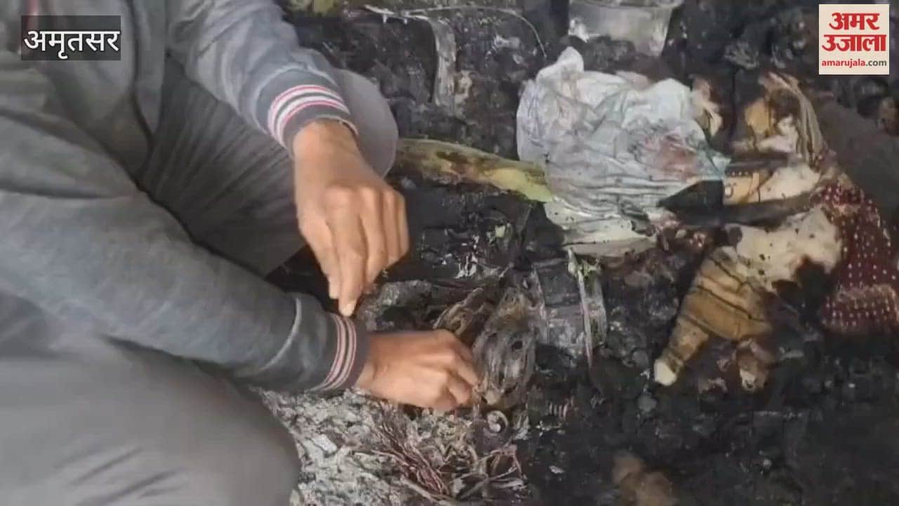 In Talwandi Raidadu village of Ajnala, miscreants set fire to a house.