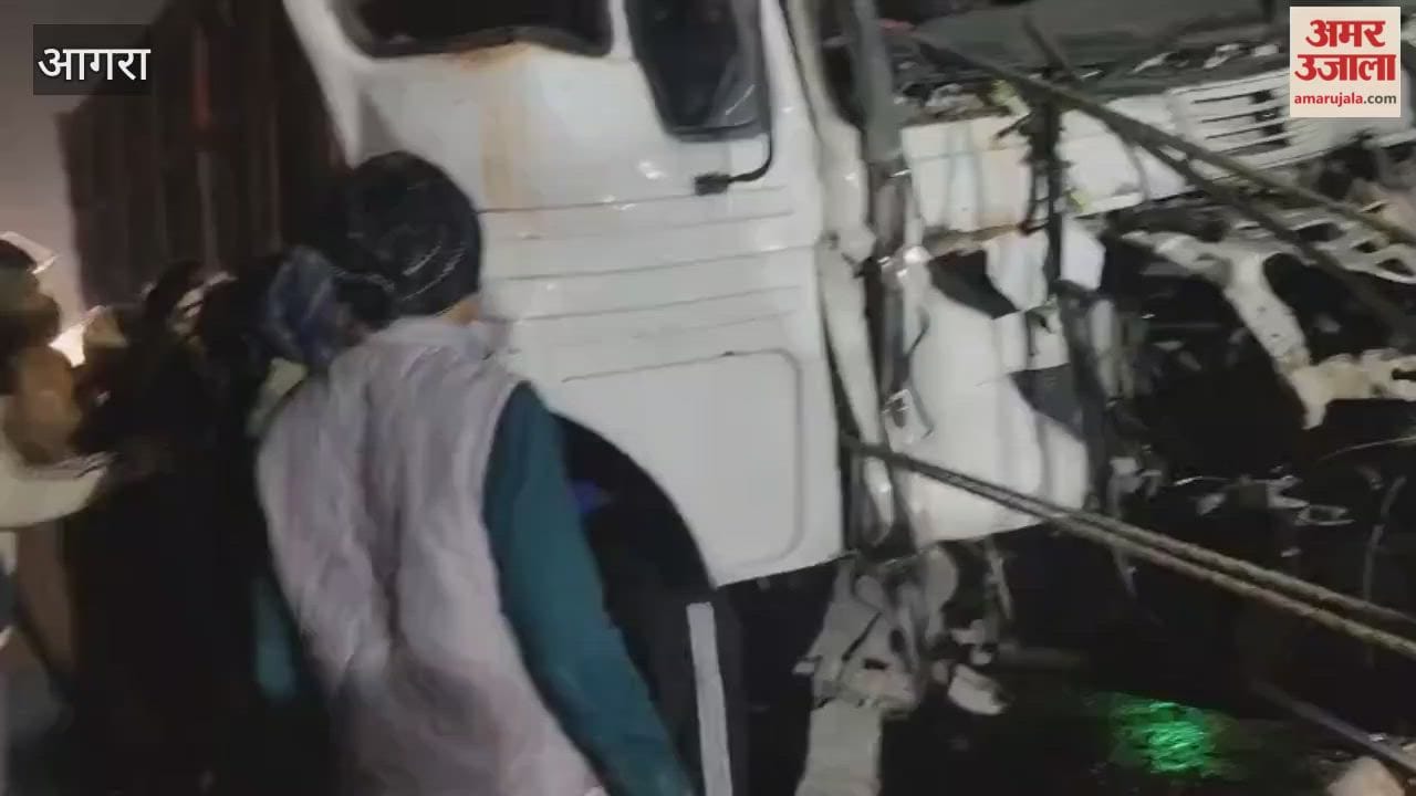 container truck and dumper collided on Agra-Gwalior highway