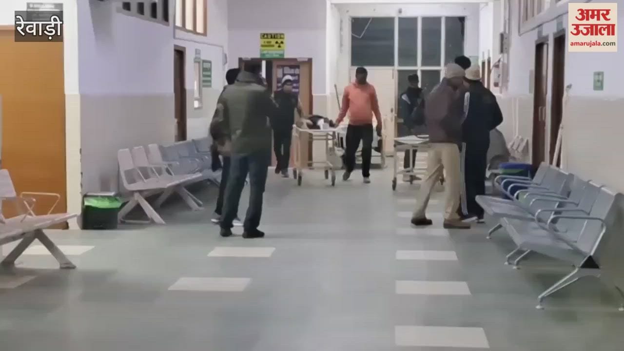 shootout took place between criminals and police in Rewari, two of the criminals were shot in the leg