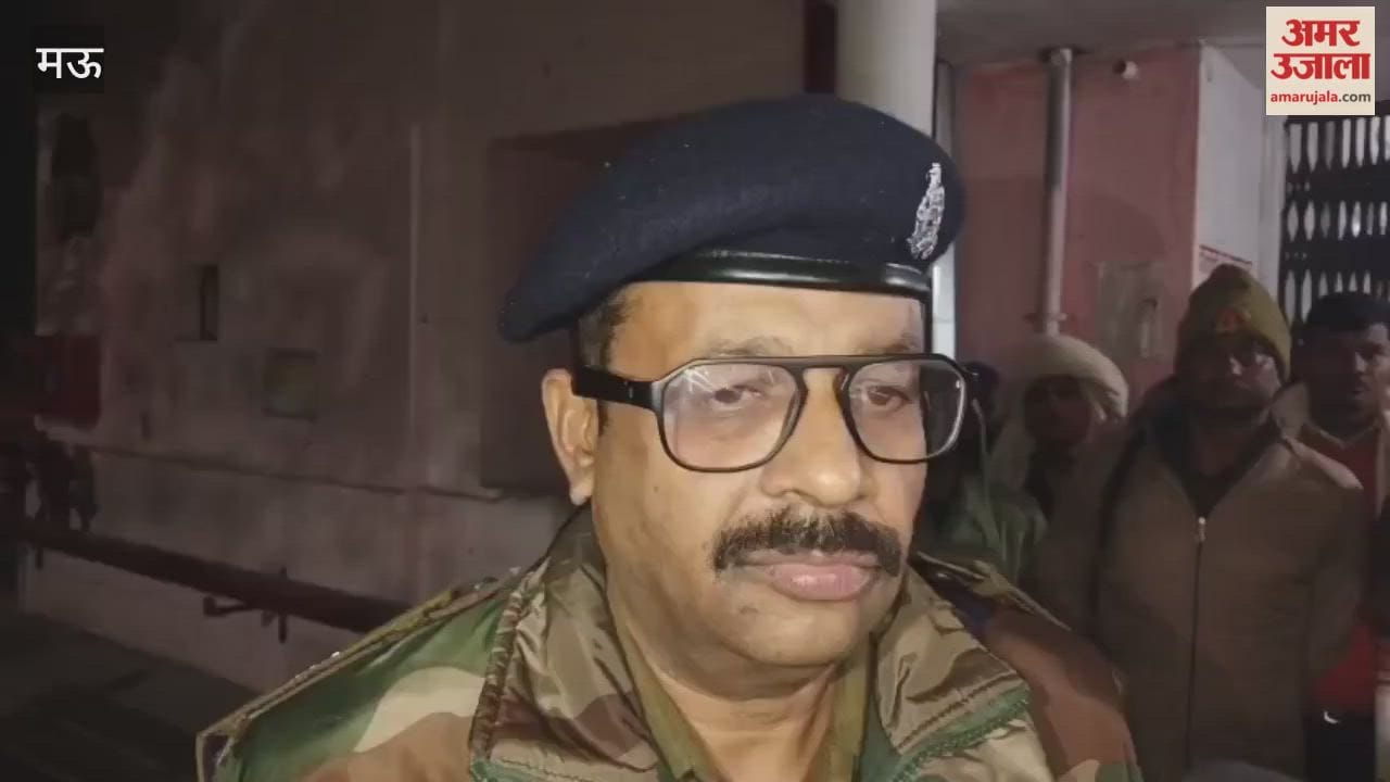 criminals started running away upon seeing police injured by bullet fired by his own accomplice