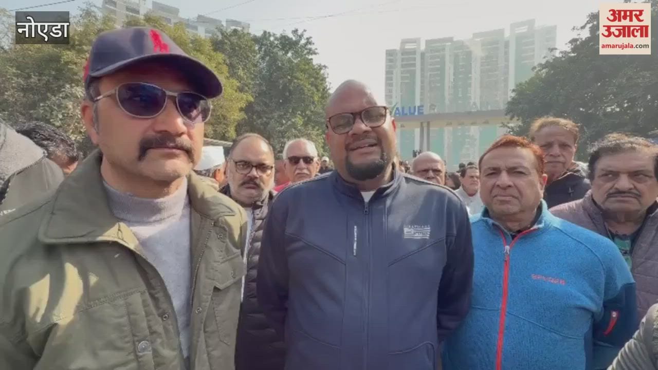 Residents of the society staged a protest against the builder