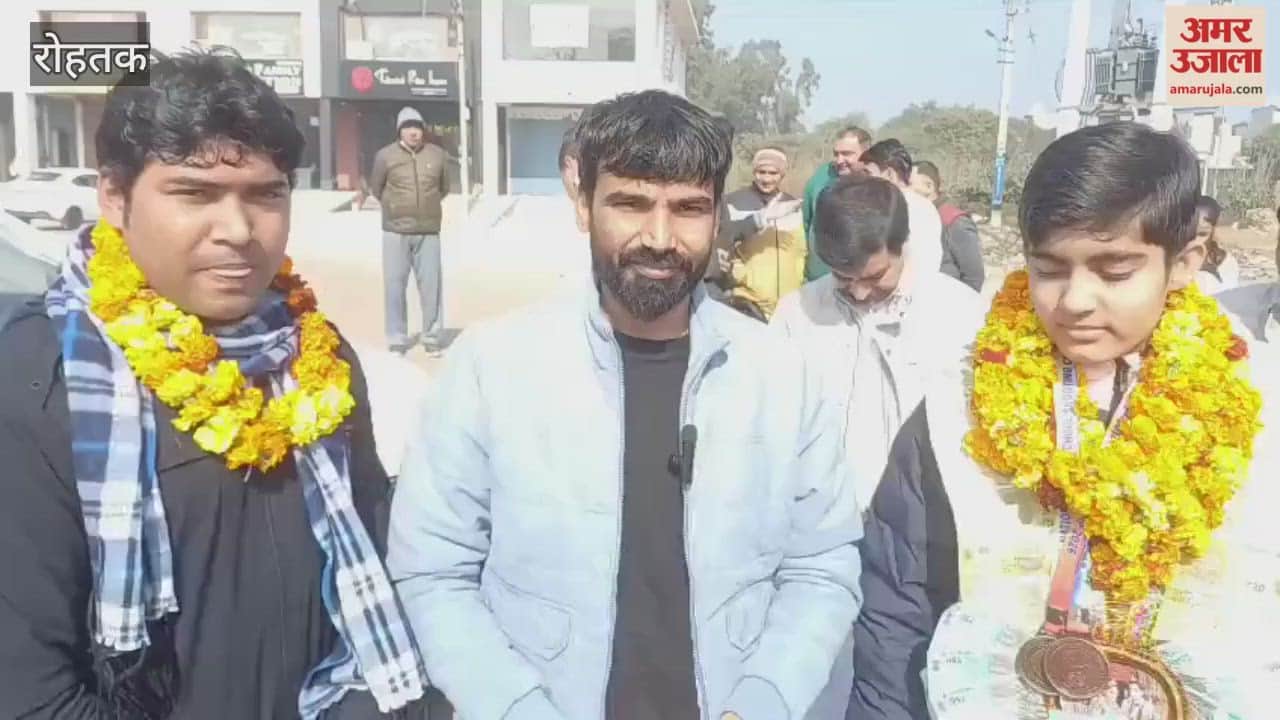 Medal winning shooter Hansika was welcomed