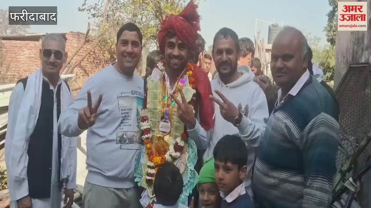 Lokesh of village Deeg won gold in national boxing championship