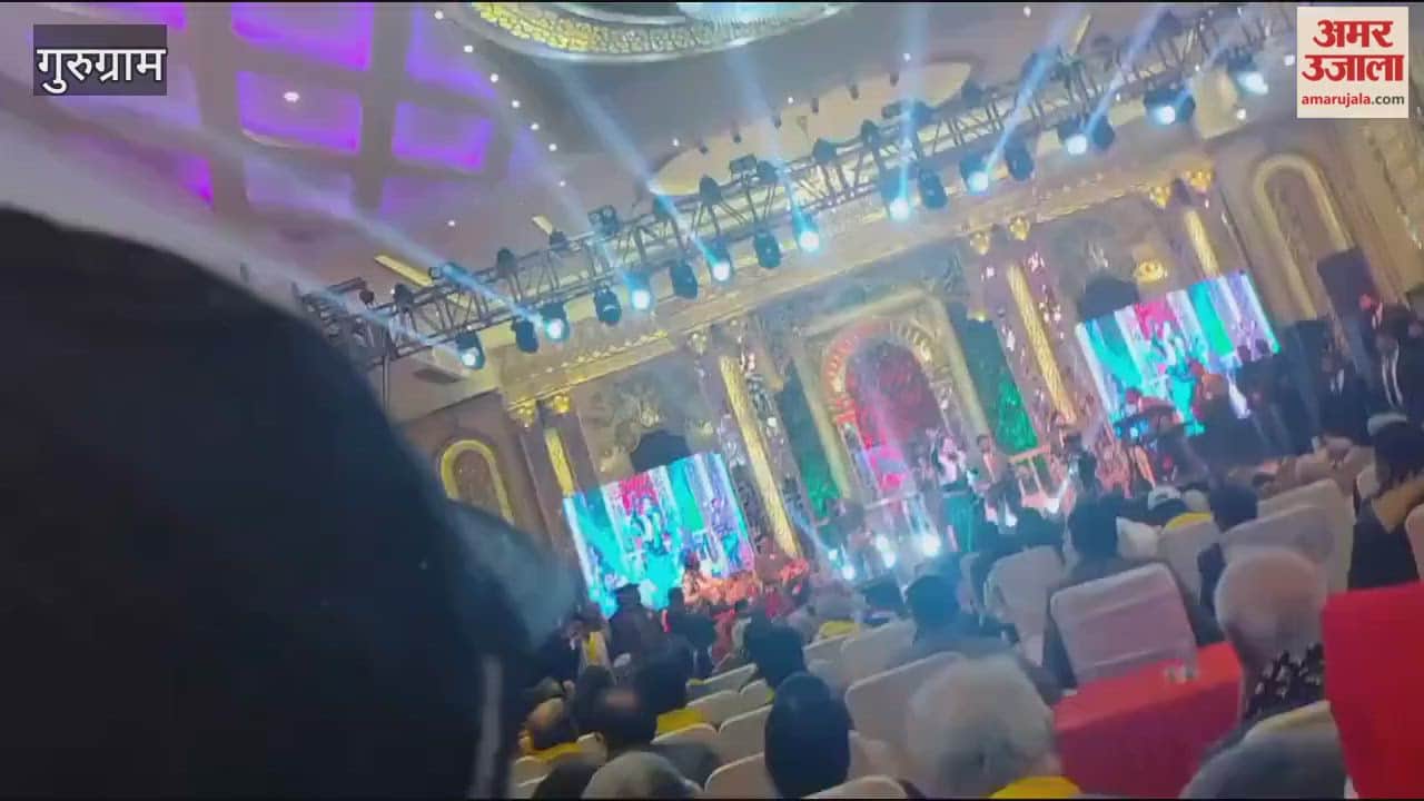 Punjabi singer Gurdas Maan gave colorful performance at Gurugram Lohri festival