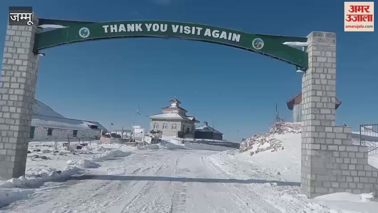 Due to fresh snowfall in the Pir Gali, Dabjan, and Kak Ghulam areas of the historic Mughal region in Shopian