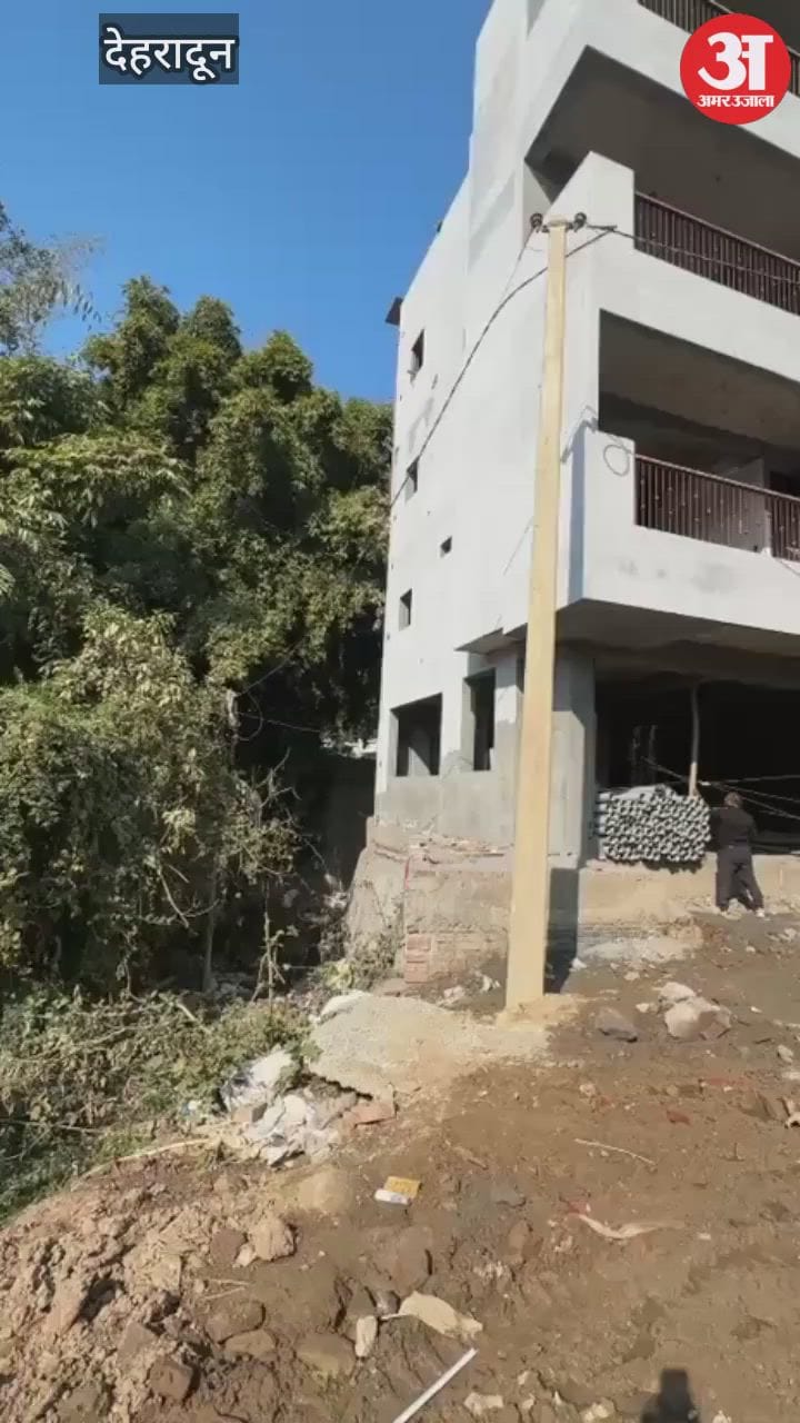 Dehradun: मालसी-मसूरी व ग्राफिक ऐरा यूनिवर्सिटी रोड पर की गई अवैध निर्माणों पर सीलिंग की कार्रवाई