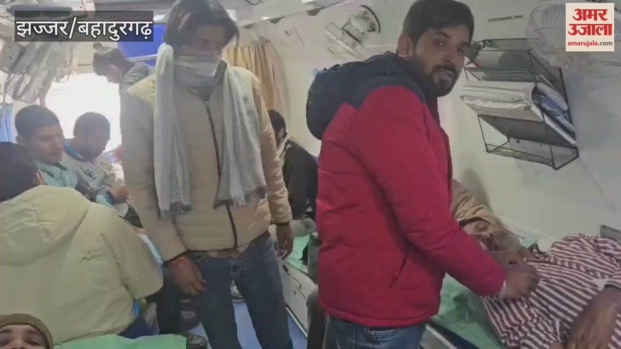 Amar Ujala Foundation organized a blood donation camp in Mundakhera village in Bahadurgarh