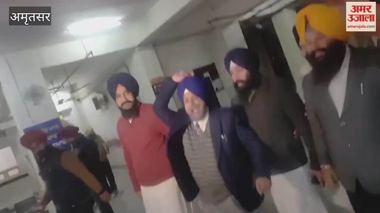 Akali Dal Badal stages protest against former Delhi CM Atishi in Amritsar.