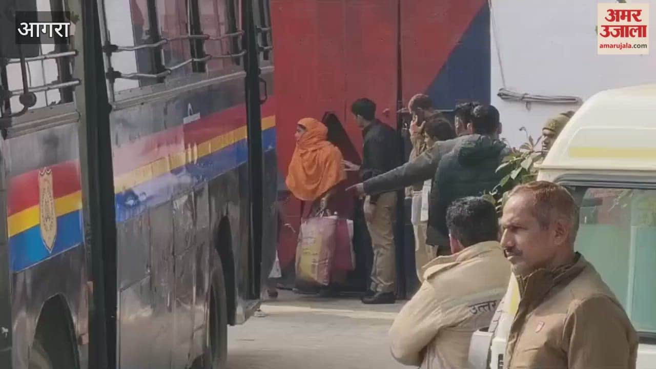 38 Bangladeshi Nationals Deported from Agra Jail Under Tight Security