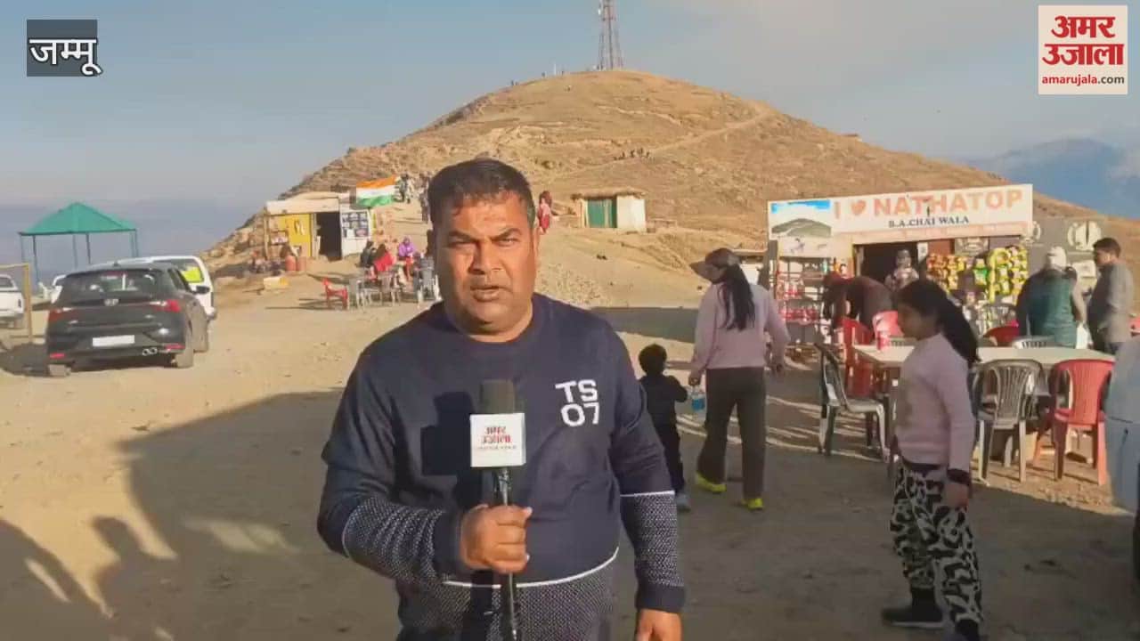 Snowfall expected in Nathatop, but tourists were met with sunshine and disappointment.