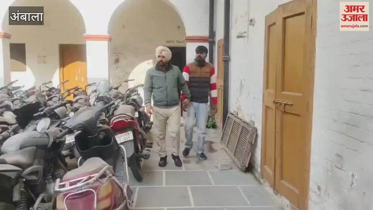 In Ambala, a woman displayed bravery, tackling the thugs who tried to snatch her mobile phone, catching one of them; the other two fled, leaving their bikes behind.
