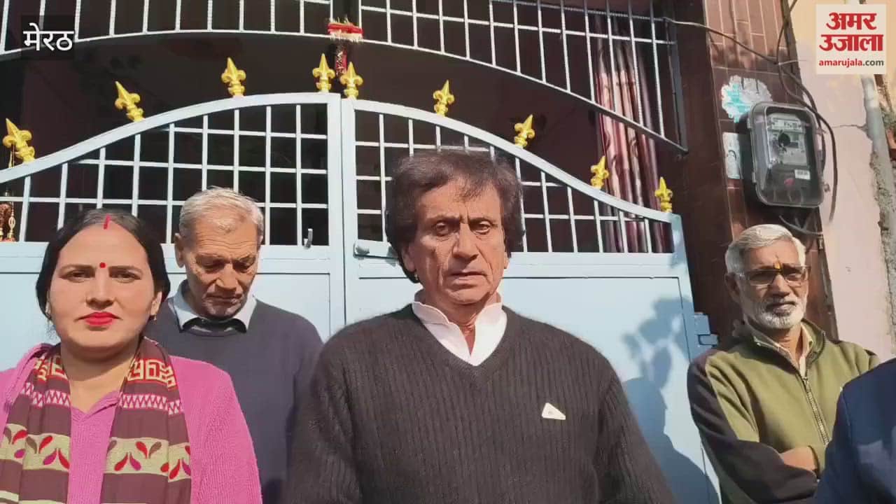 Meerut: Sewers overflowing in Ganganagar, dirty water also entering water tanks; residents of the colony stage a protest