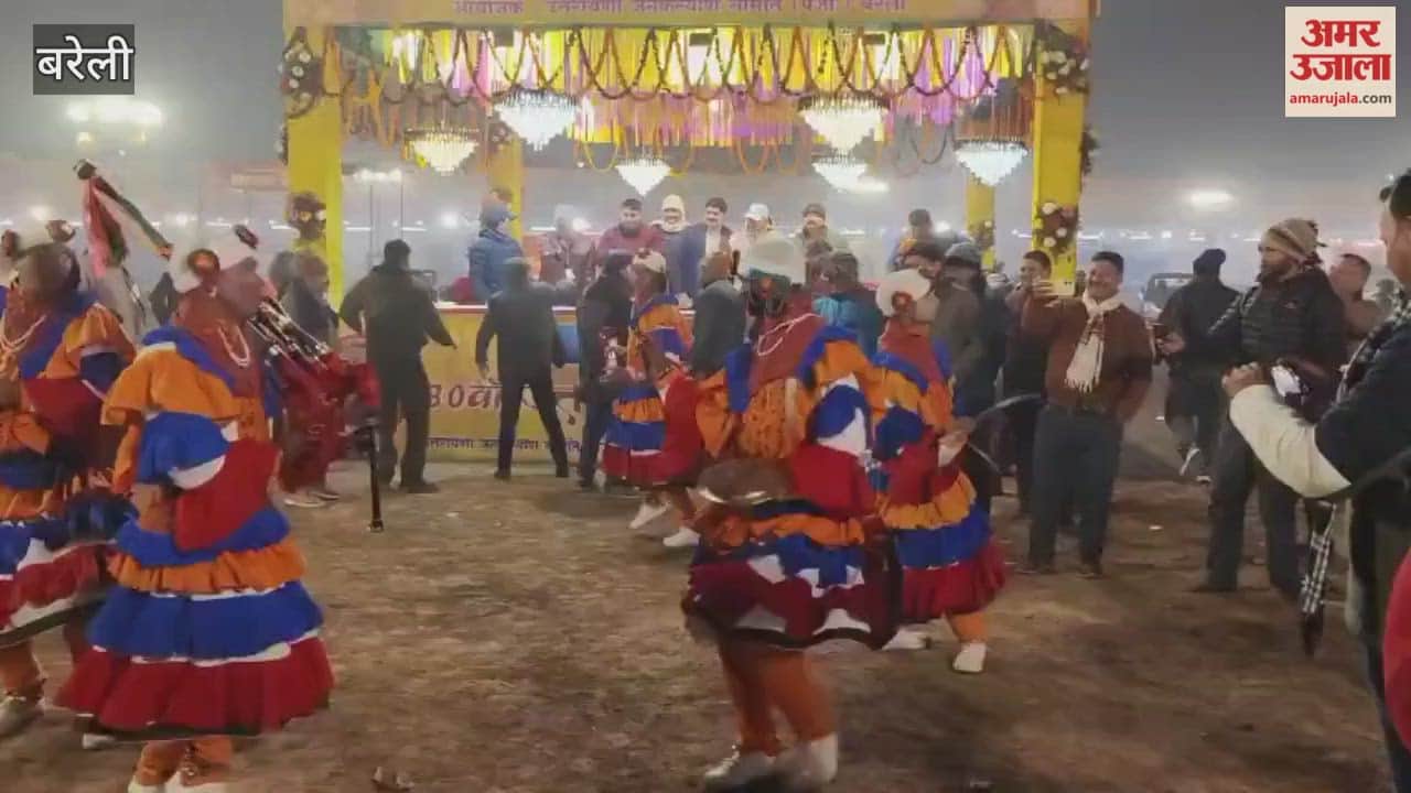 Artists from Uttarakhand performed Chholiya dance in Bareilly