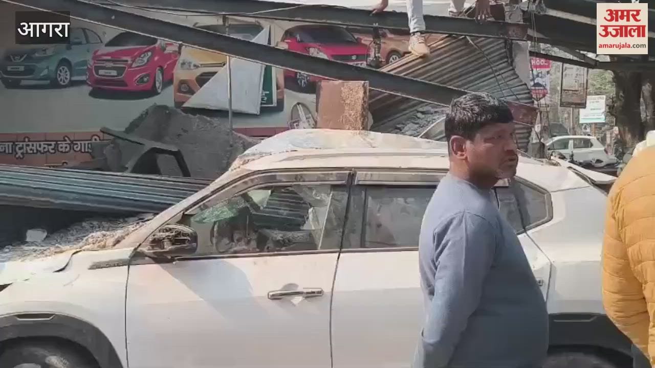speeding car crashed into closed shop at midnight