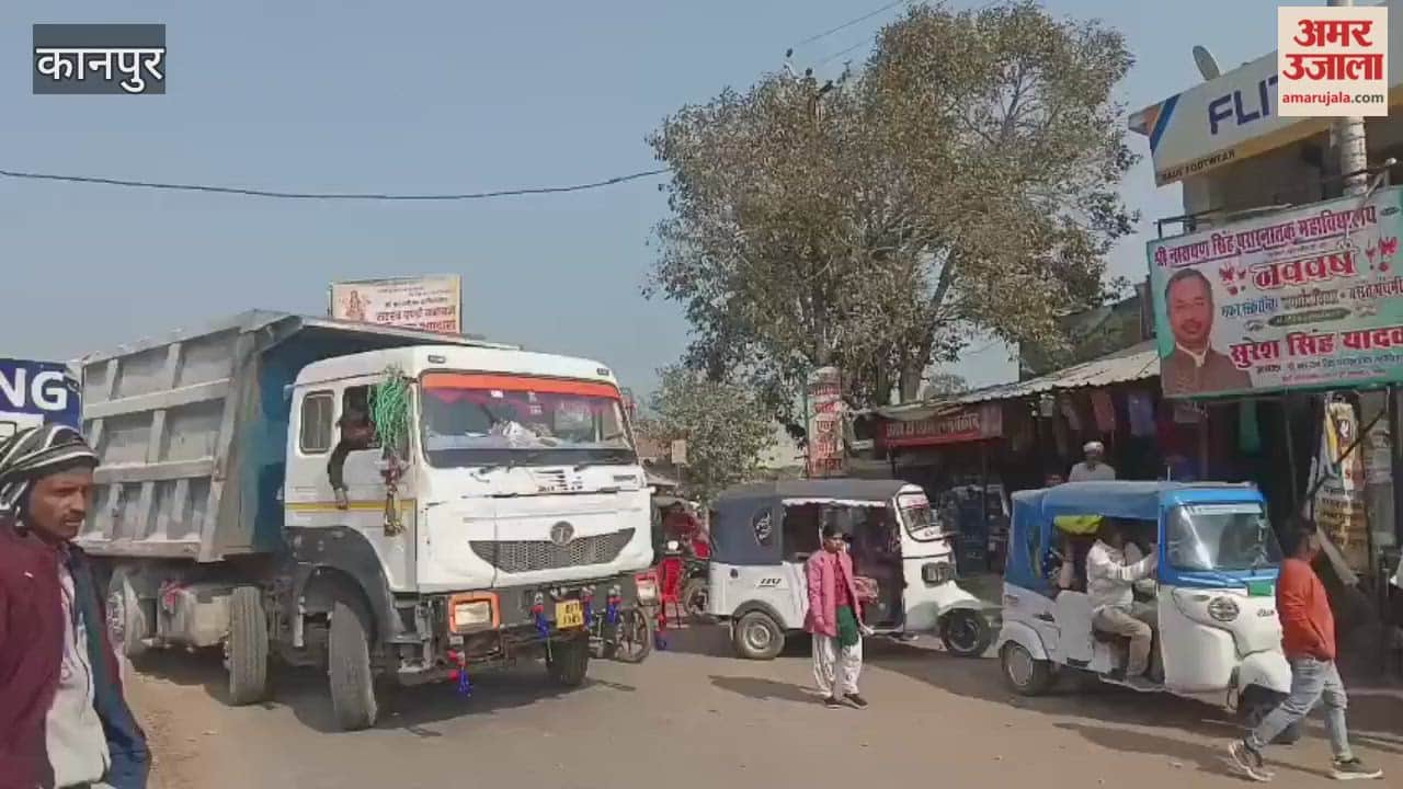 Auto rickshaw drivers reign of terror in front of Sadar police station vehicles parked in rows deter customers