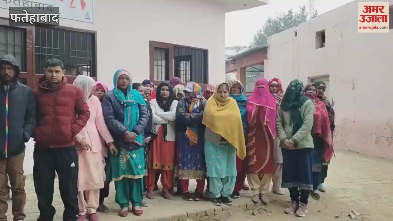 For the past five days, half of Fatehabad city has not been cleaned, as the agency responsible has refused to carry out the cleaning