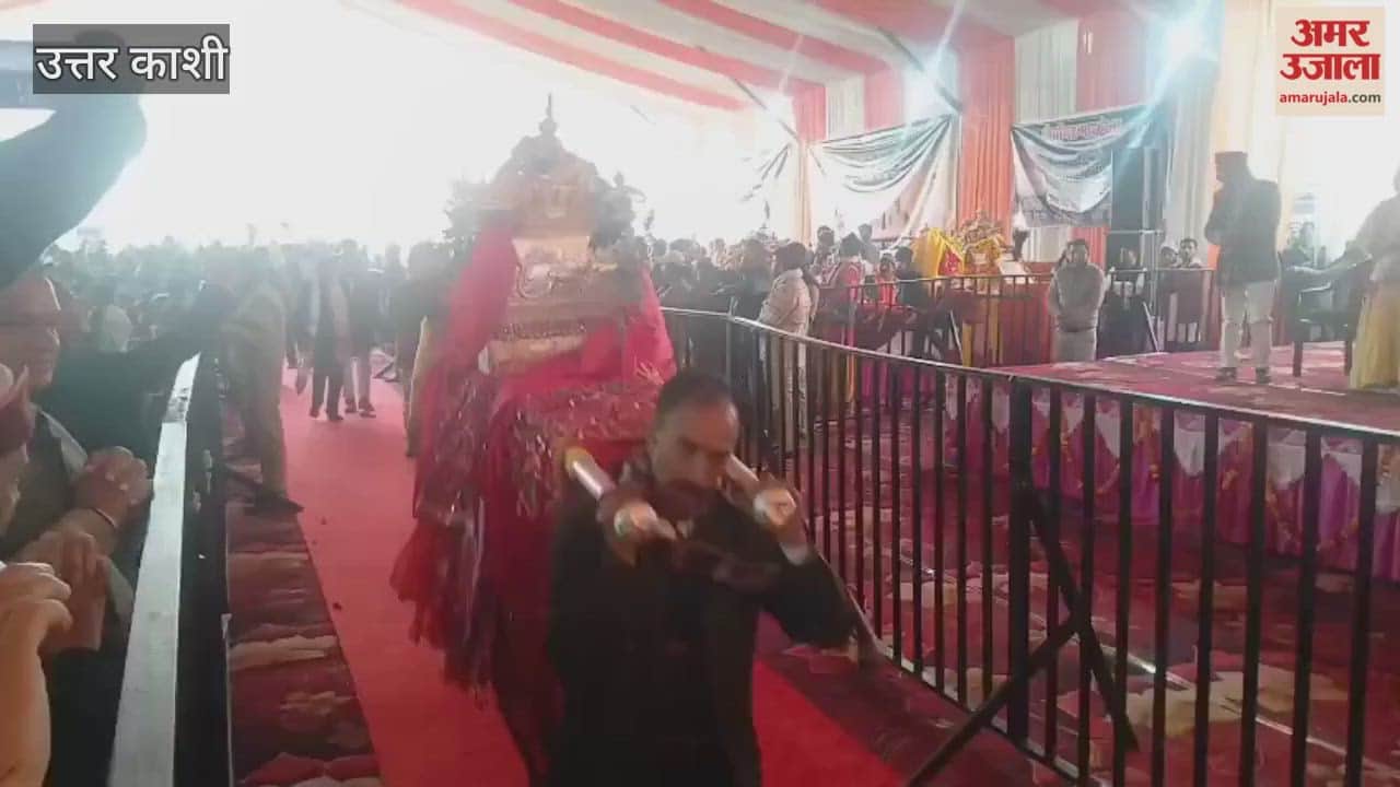 Uttarkashi: CM Dhami inaugurated the Tholu Magh Mela in Barahat.