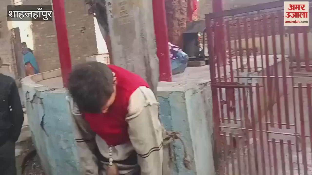 people tied a young man to a pole and beat him in Shahjahanpur