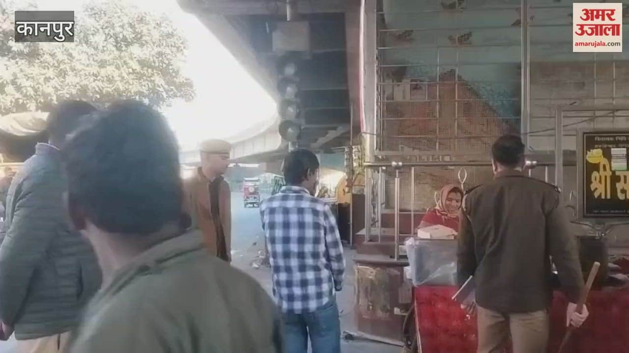 Police take to the streets against encroachment in Lal Bangla