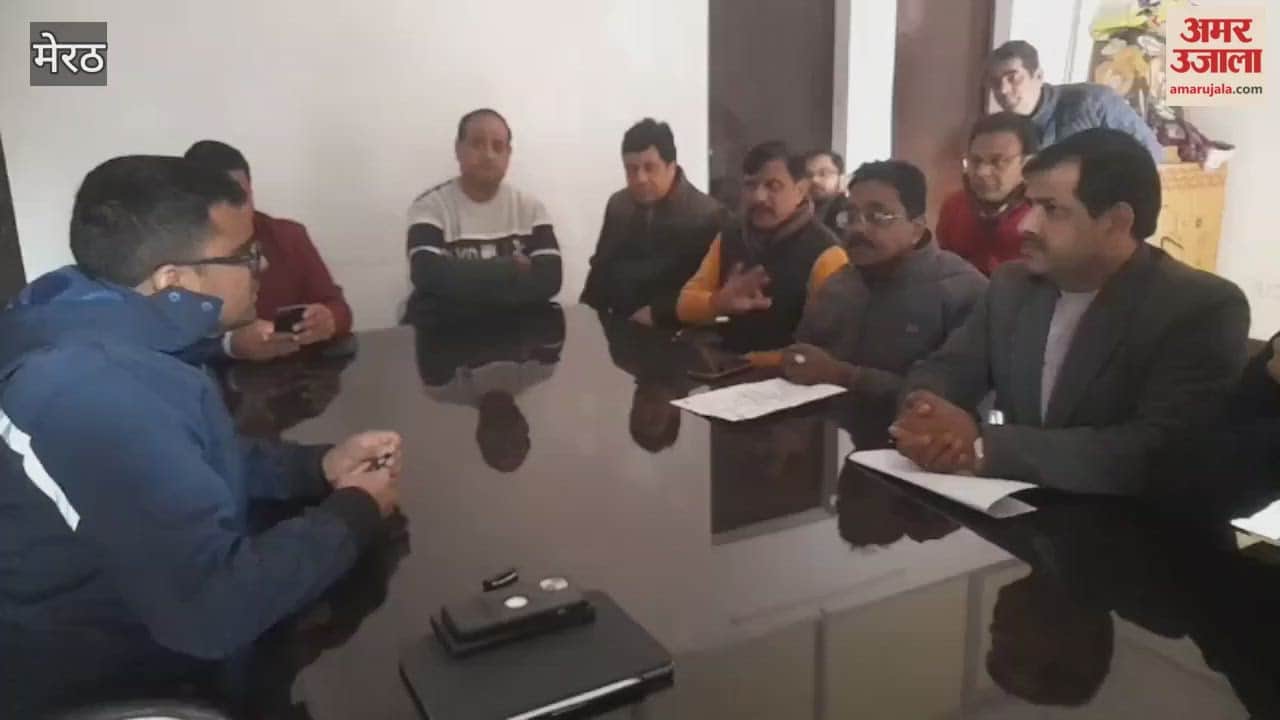 Meerut: In the Major Dhyan Chand Nagar case, businessman leader Naveen Gupta met with the Municipal Commissioner and submitted a memorandum