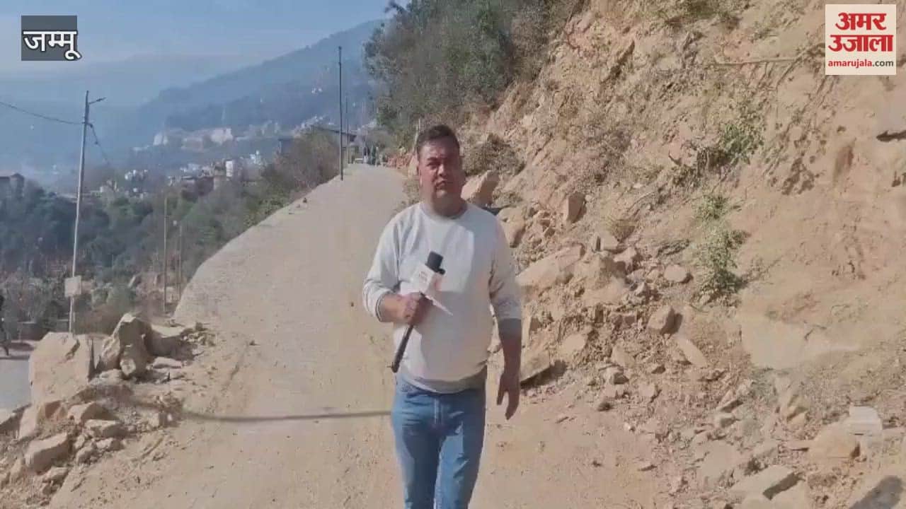 Scene of negligence in Chenani, debris on the road and danger persists