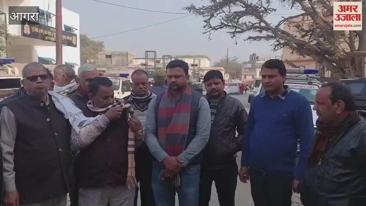 Agra Jalesar Bus Union Former President Accused of Extortion Bus Owners Approach Police Commissioner