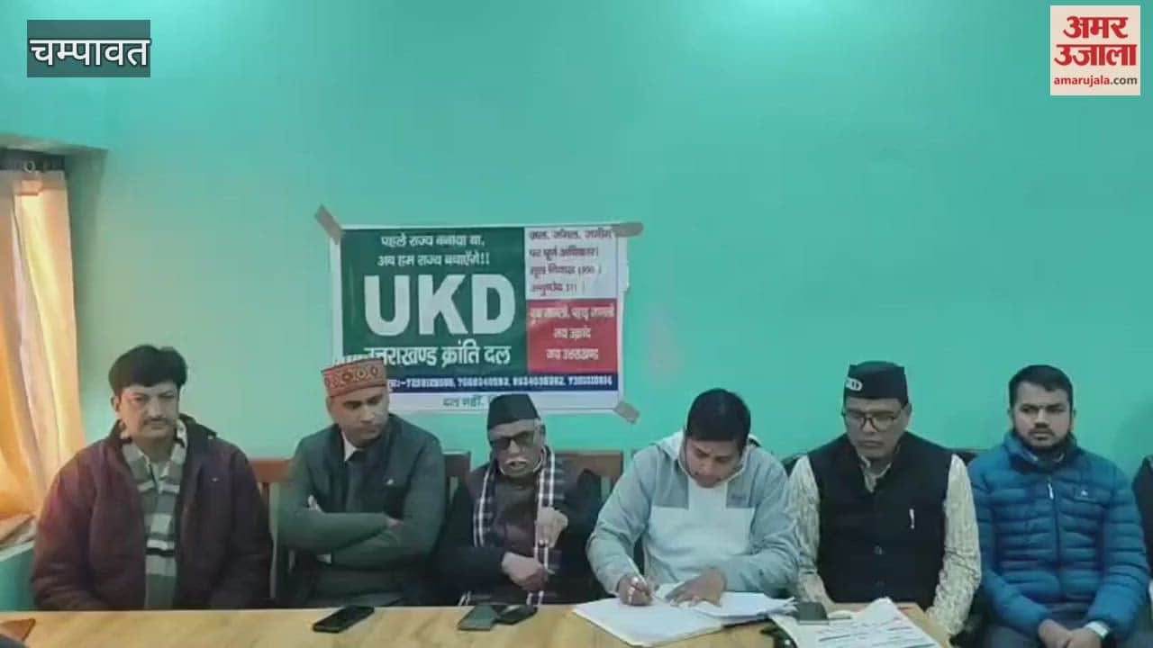 The Uttarakhand Kranti Dal went door-to-door, raising awareness among people with their slogan "Knock on every door