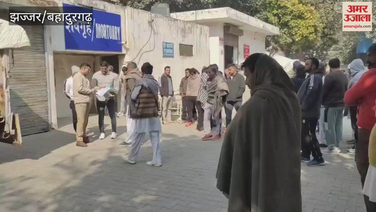 young man riding a motorcycle died after being hit by an unknown vehicle near Bhupania in Bahadurgarh