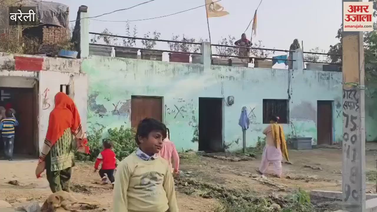 municipal corporation has marked 250 houses with red paint in CB Ganj Bareilly