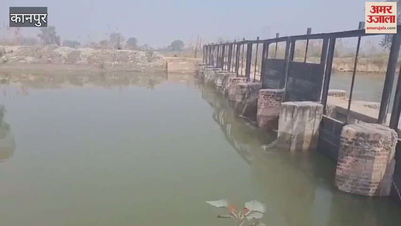 water flow in the Ramganga canal in the Sarh area has slowed down