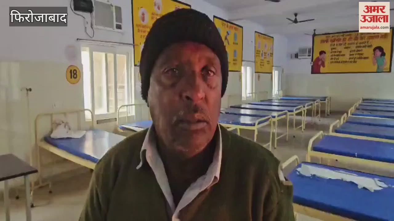 traveler carrying pilgrims met with an accident on Agra-Lucknow Expressway in firozabad