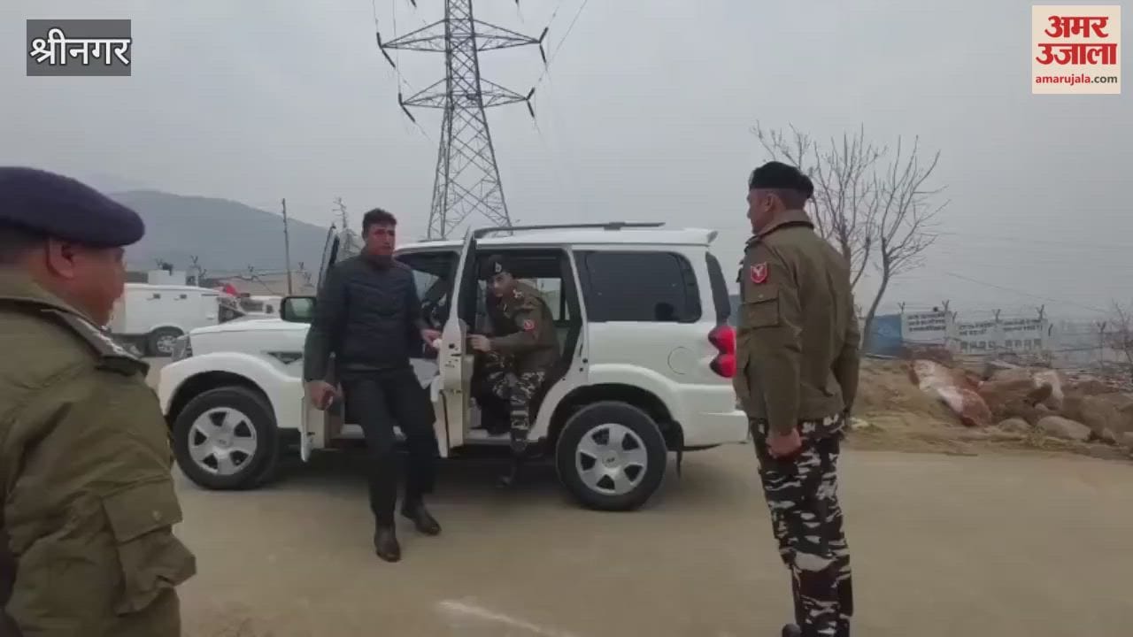 Jammu and Kashmir: SSB's Bharat Darshan (India Tour) program launched from Ganderbal, giving 25 young people the opportunity to see the country.