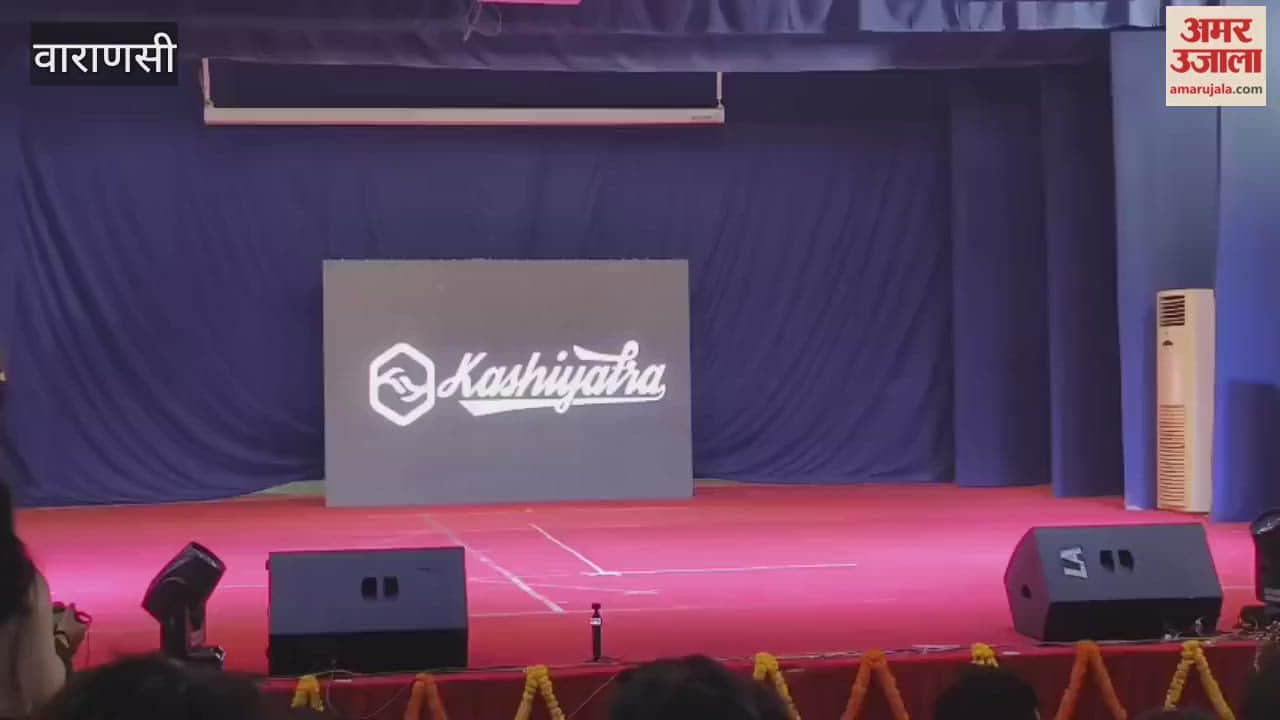 models captivated hearts of youth with their catwalk