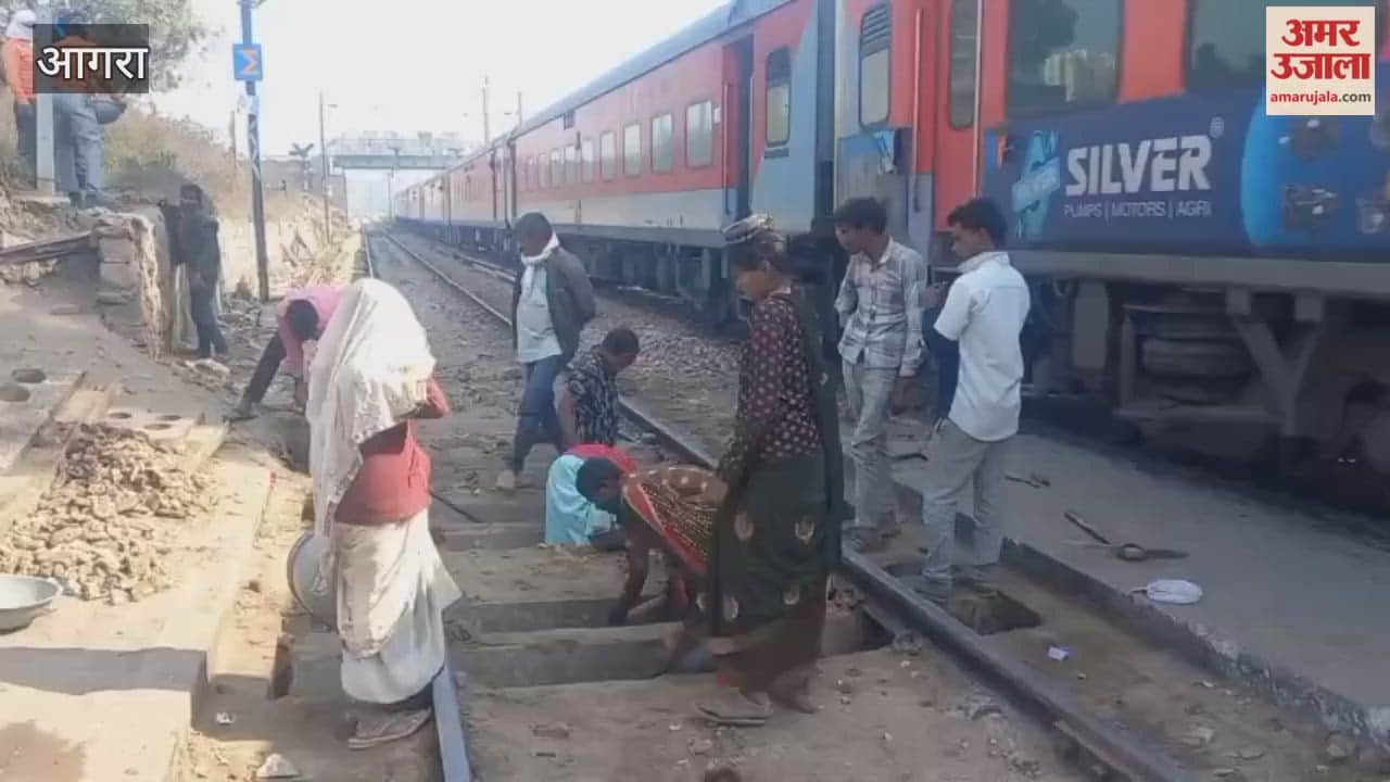 Traffic Chaos at Rui Ki Mandi Railway Crossing Due to Track Repair Work