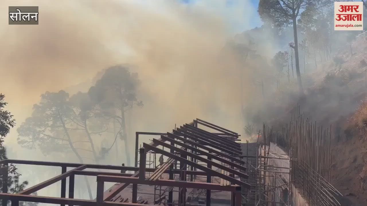 Solan A fire broke out at Lower Mall in Kasauli army and cantonment personnel are present at the spot