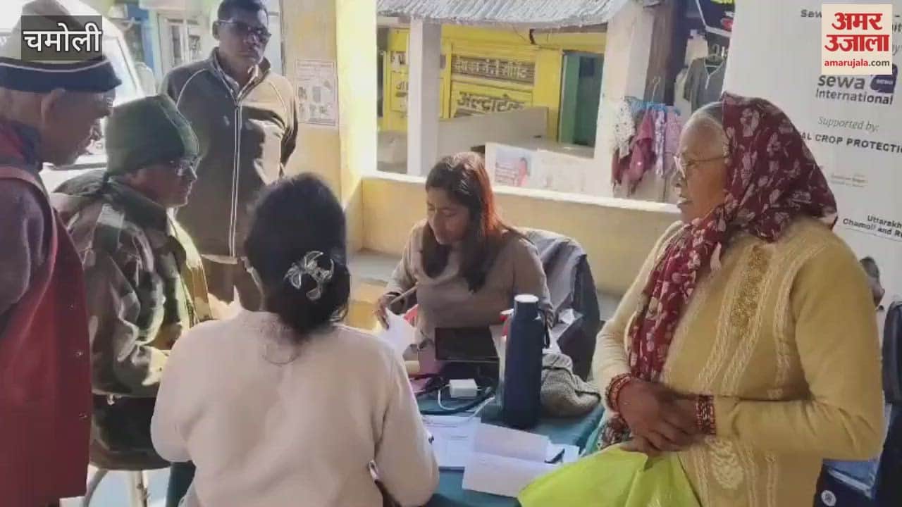 Karnaprayag: A health camp was organized in Nauthi, where more than 42 villagers underwent health check-ups.