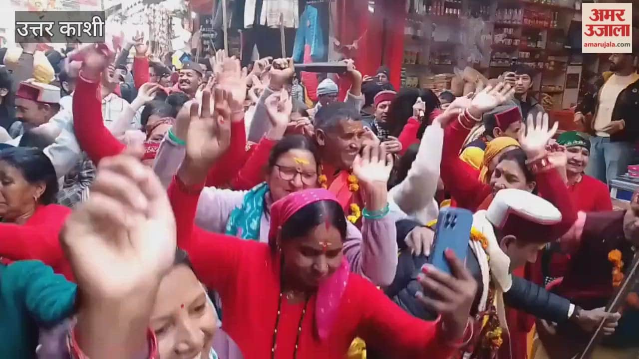 Uttarkashi: grand procession of the elephant chariot of King Barahat and the revered deity Kandar Dev was organized