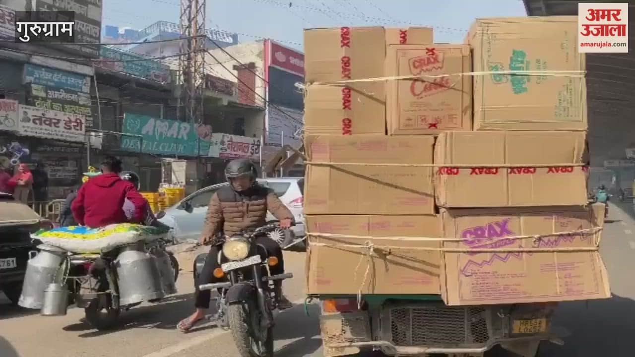 People are illegally parking their vehicles on the side of the road