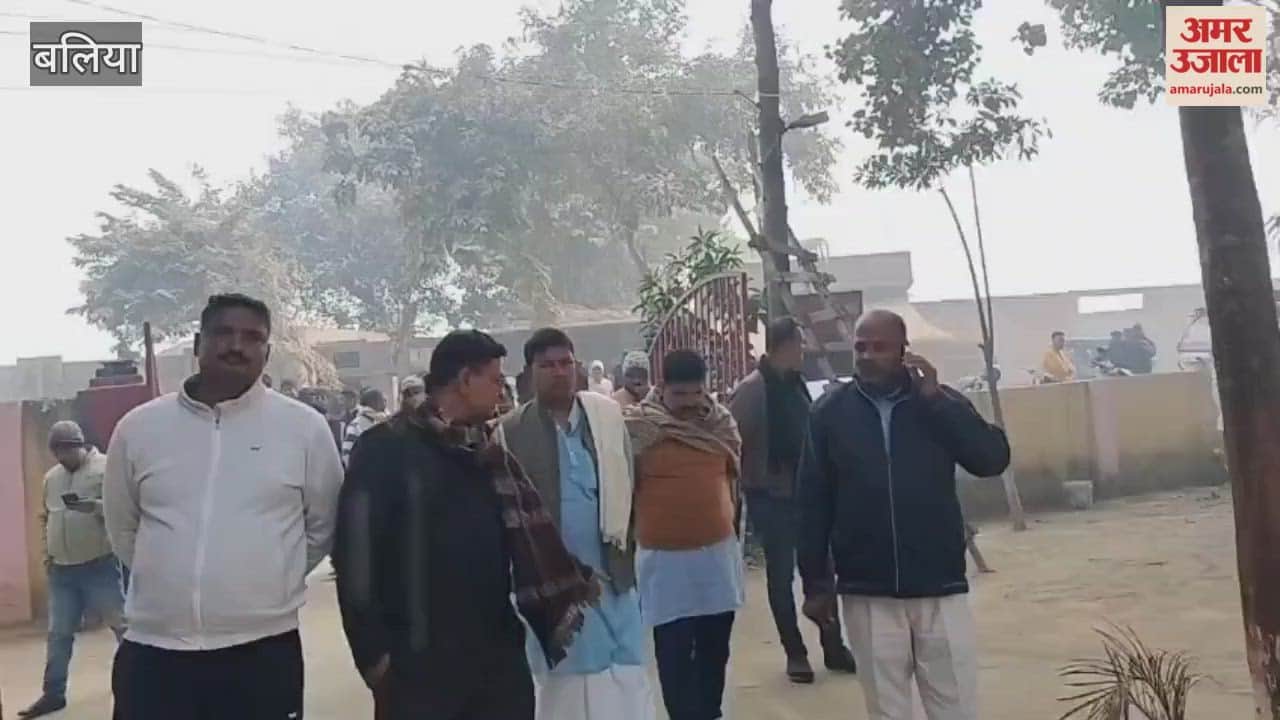 Villagers surrounded the police station in Sukhpura