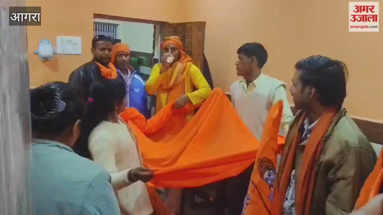 plan has been announced to hoist 21-meter-long saffron flag on Taj Mahal