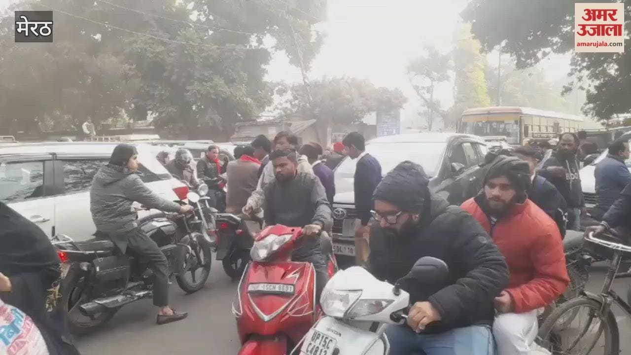 Meerut:Traffic jam at Bhainsali Chowk causes delay for school students in Meerut