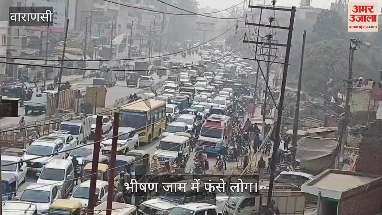 Heavy traffic jam on the route from Manduadih Chowk to Banaras station