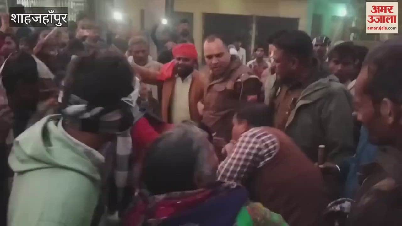 woman death sparks outrage family members lock down a private hospital and block the road in Shahjahanpur