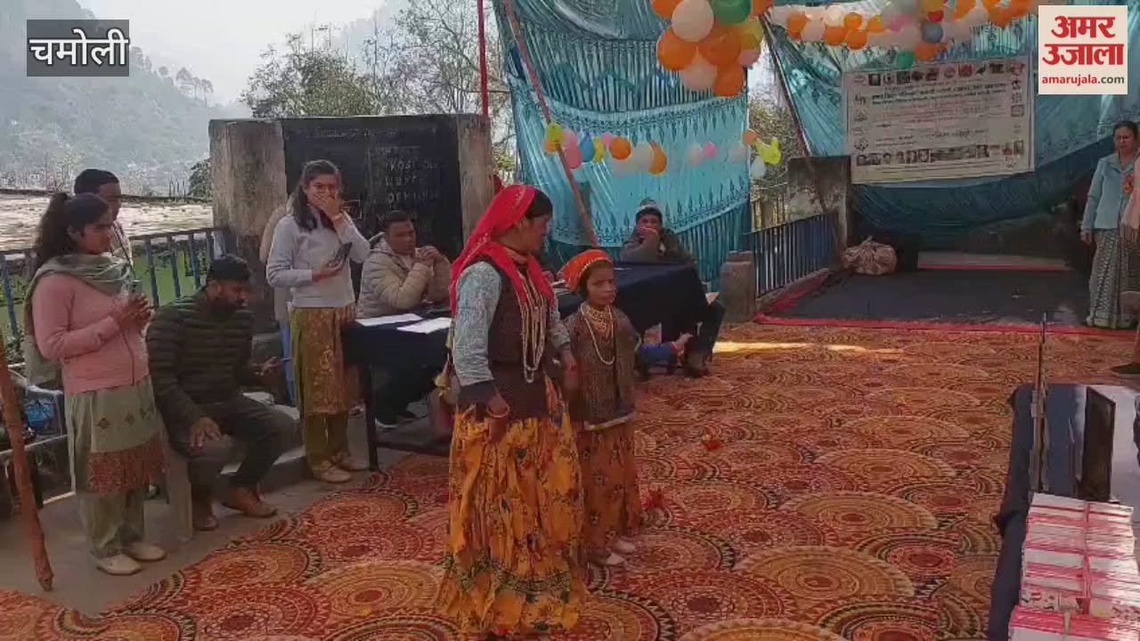 Karnaprayag News Flight of Dreams competition was organized; Nauti secured first place in the ramp walk, while Jhirkoti came in second.