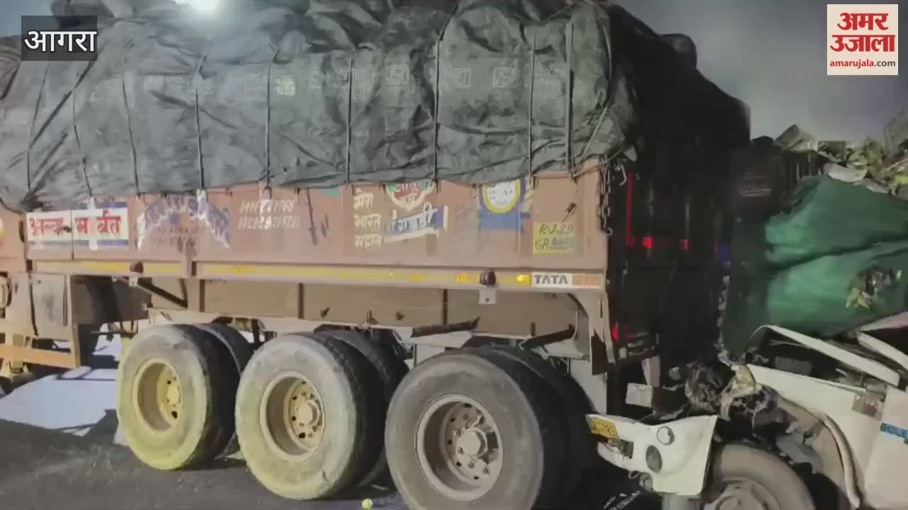 Accident on Agra-Jaipur highway, Trailer and pickup truck collision, driver remained trapped for half an hour
