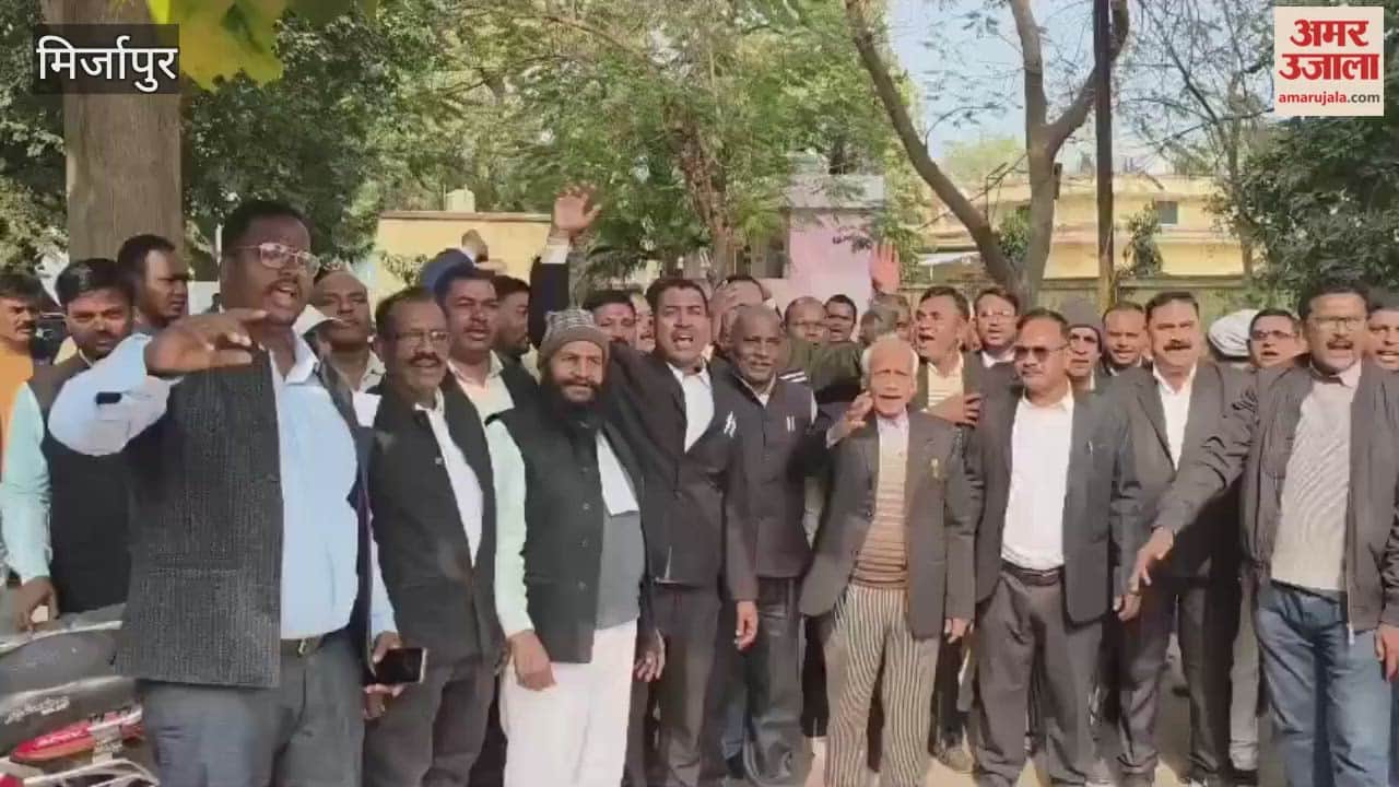 Lawyers protested against toll collection